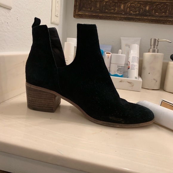 Black suede booties - Picture 2 of 2